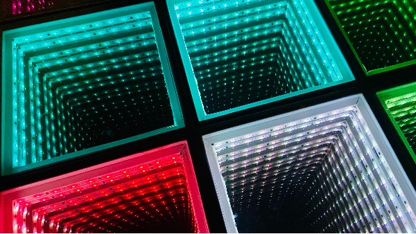 燈光電源控制器的效果和價格，你選哪一個？